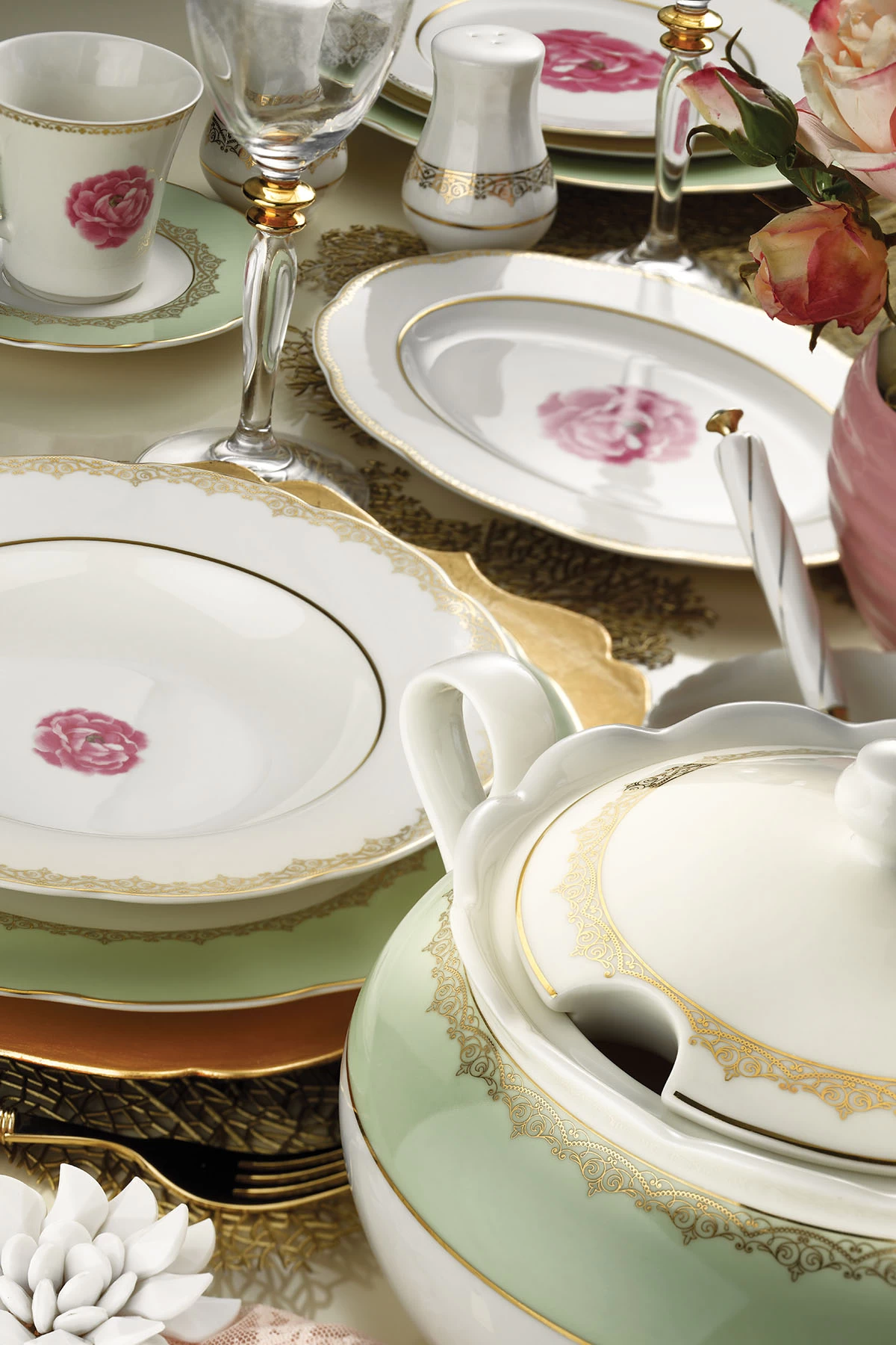 Kutahya Porselen Bone Olympos 62 Parca 9546 Desenli Yemek Takimi