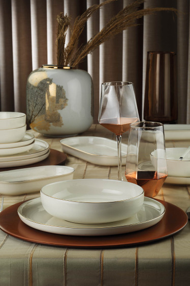 Yuvarlak Yemek Takımları